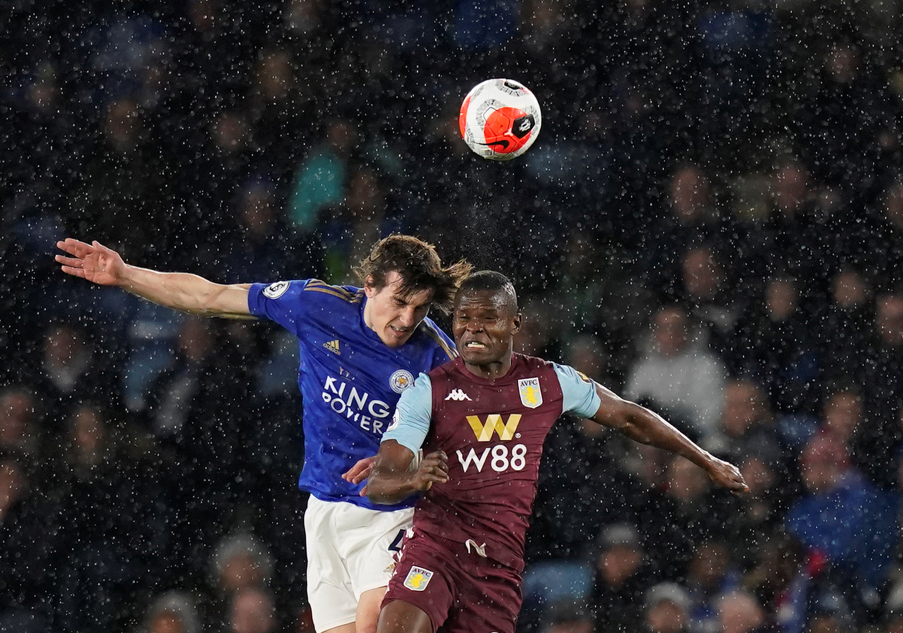 士队凭借 士队凭借